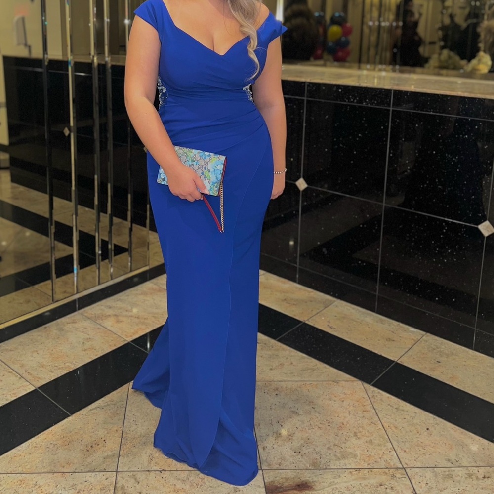 Elegant Blue Evening Gown